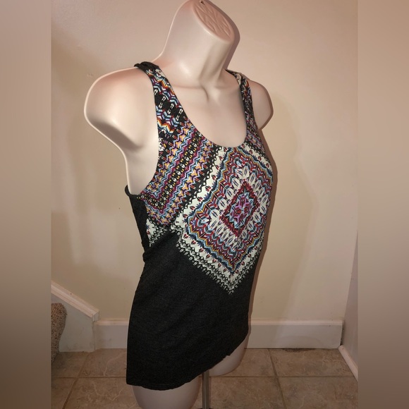 Gray top with a colorful design from Maurice’s in a size small - Picture 7 of 11